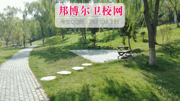 新疆醫科大學(xué)厚博學(xué)院1
