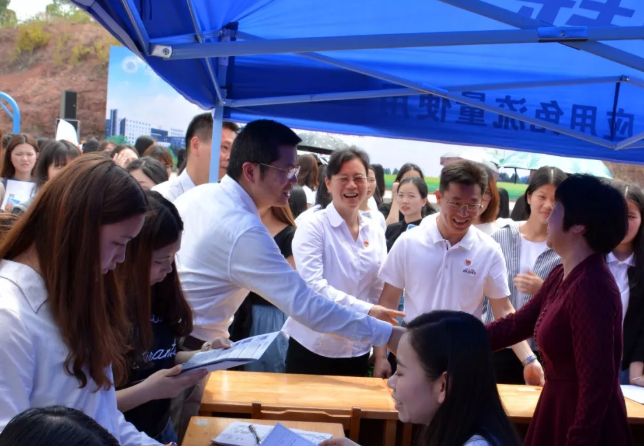 河源市衛生學(xué)校2019年報名條件、招生對象