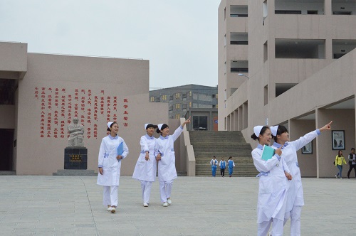 畢節醫學(xué)高等專(zhuān)科學(xué)校2019年報名條件、招生對象