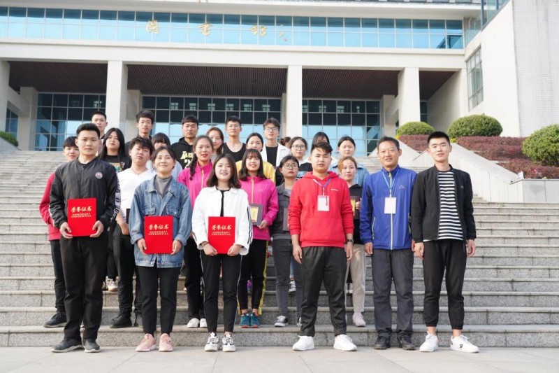 信陽(yáng)衛生學(xué)校2019年報名條件、招生對象