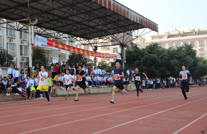 玉林市衛生學(xué)校2019年報名條件、招生要求、招生對象