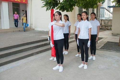 海南農墾衛生學(xué)校2019年報名條件、招生要求、招生對象