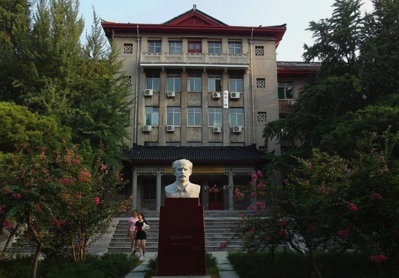 山東大學(xué)醫學(xué)院學(xué)校是幾本