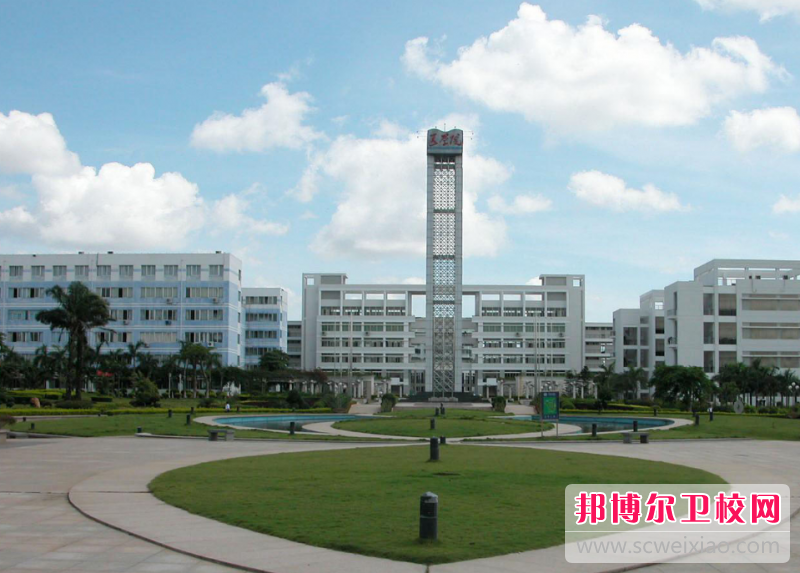 海南醫學(xué)院2021年報名條件、招生要求、招生對象