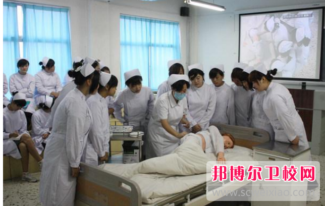 平頂山市衛生學(xué)校2022年有哪些專(zhuān)業(yè)