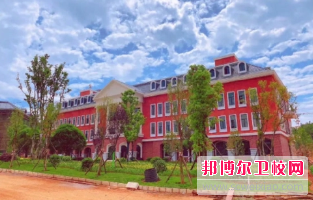 2023年云南經(jīng)貿外事職業(yè)學(xué)院護理專(zhuān)業(yè)介紹
