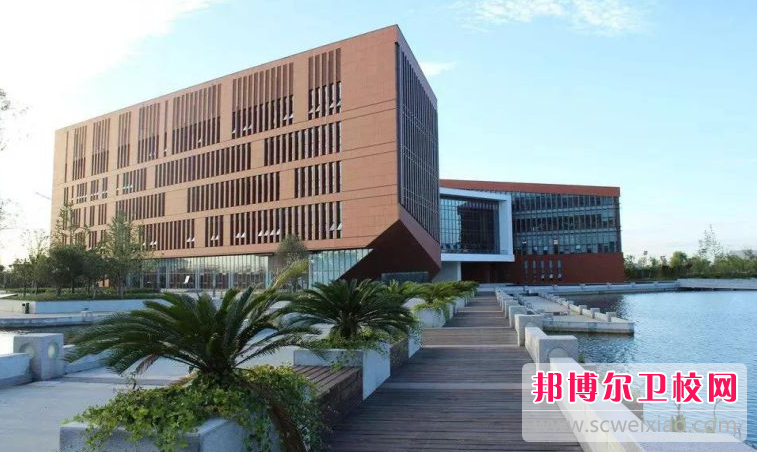 南京中醫藥大學(xué)翰林學(xué)院歷年招生分數線(xiàn)一覽表(2023參考)