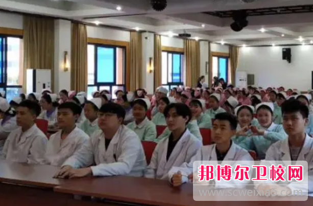 2023年重慶初中生可以讀什么護理學(xué)校