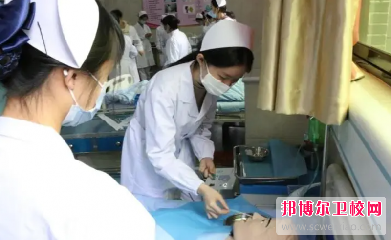 2023年重慶護理學(xué)校都有什么專(zhuān)業(yè)適合女生