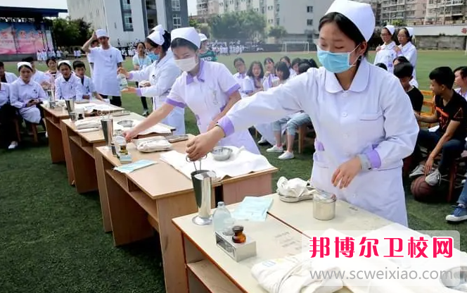 2023年重慶女生可不可以讀護理學(xué)校
