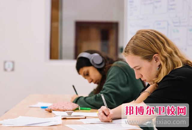 新疆醫科大學(xué)厚博學(xué)院藥學(xué)專(zhuān)業(yè)介紹