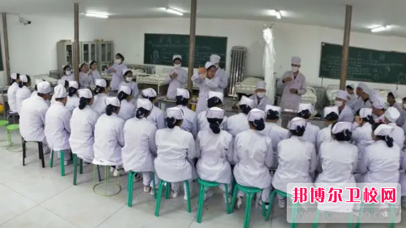 2023年重慶護理學(xué)校是什么學(xué)校