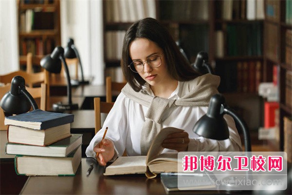 曲靖醫學(xué)高等專(zhuān)科學(xué)校針灸推拿專(zhuān)業(yè)介紹