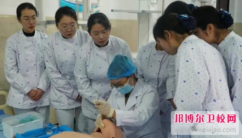 貴州2023年女生讀護理學(xué)校