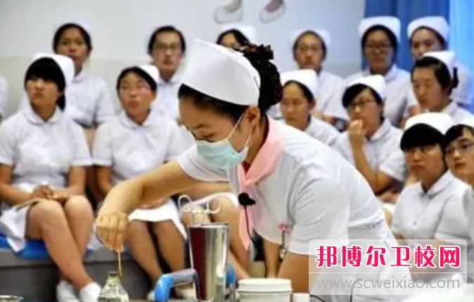 貴州2023年護理學(xué)校學(xué)什么最好