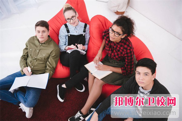 2024百色排名前二的公辦衛生學(xué)校名單